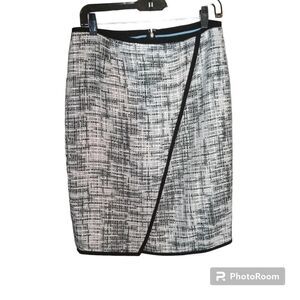 Calvin-klein Women's Black and White Skirt